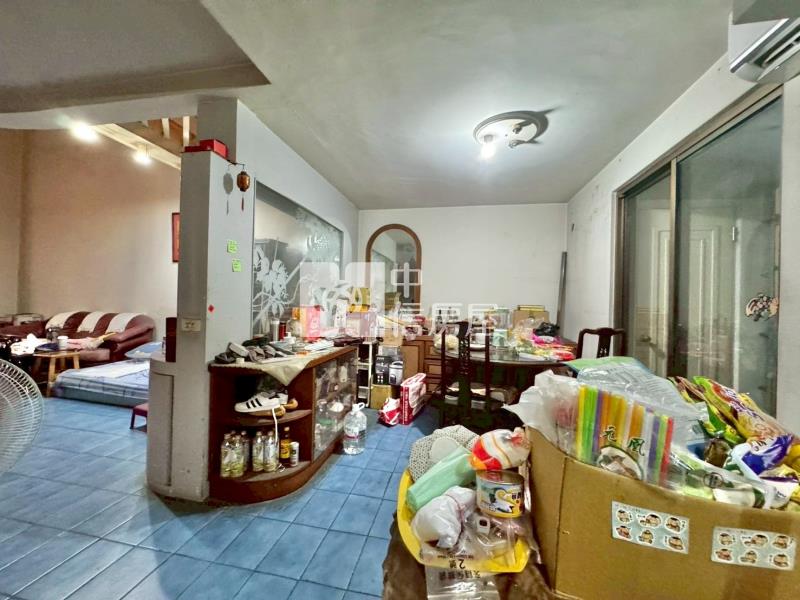 近文心崇德捷運6米大面寬大地坪臨路美墅房屋室內格局與周邊環境