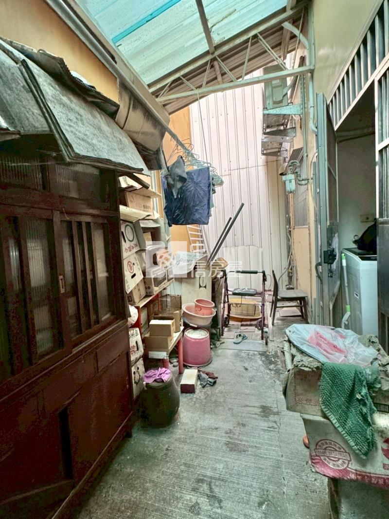 近文心崇德捷運6米大面寬大地坪臨路美墅房屋室內格局與周邊環境