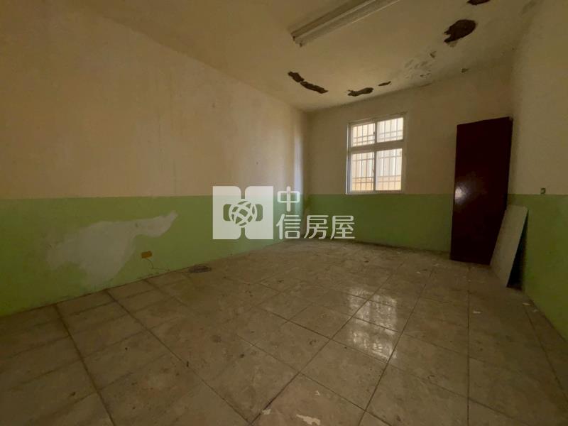 沙鹿家樂福旁臨路邊間整棟透店房屋室內格局與周邊環境