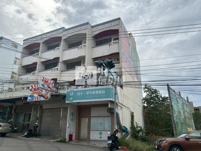 沙鹿家樂福旁臨路邊間整棟透店房屋室內格局與周邊環境