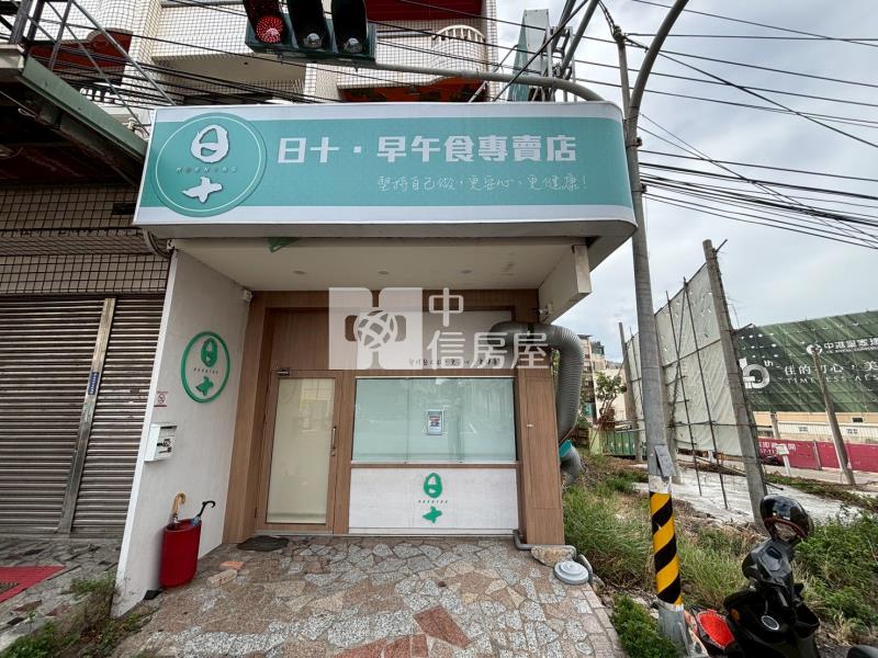 沙鹿家樂福旁臨路邊間整棟透店房屋室內格局與周邊環境