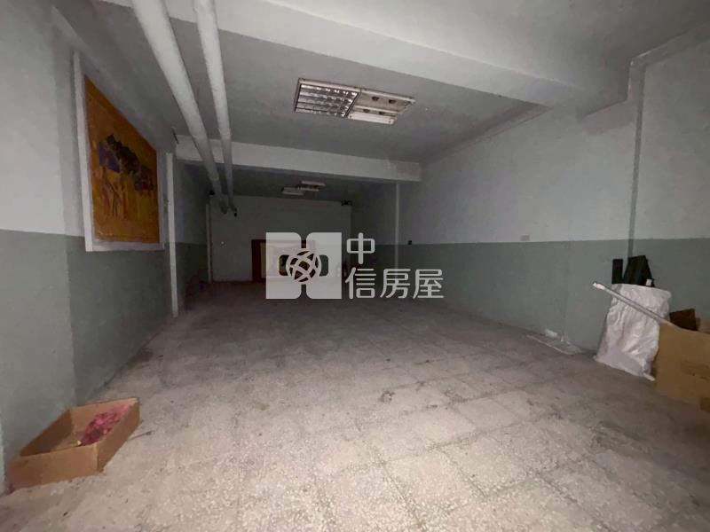 沙鹿家樂福旁臨路邊間整棟透店房屋室內格局與周邊環境