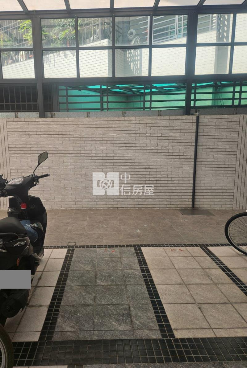 商60小王子面公園兩房平車華廈房屋室內格局與周邊環境