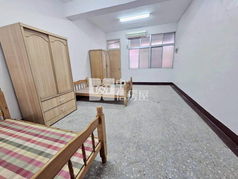 新市蛋黃角窗傳統金店住房屋室內格局與周邊環境