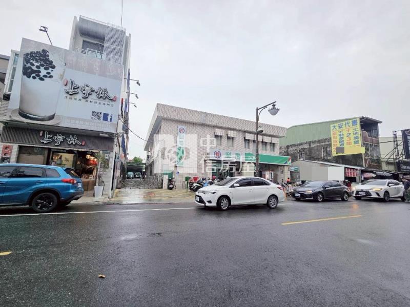 新市蛋黃角窗傳統金店住房屋室內格局與周邊環境