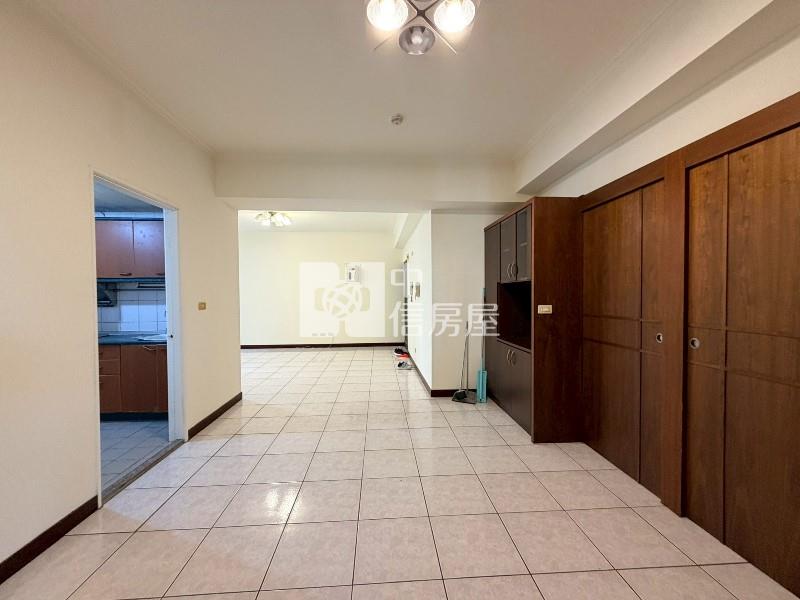 五期邊間景觀大四房房屋室內格局與周邊環境