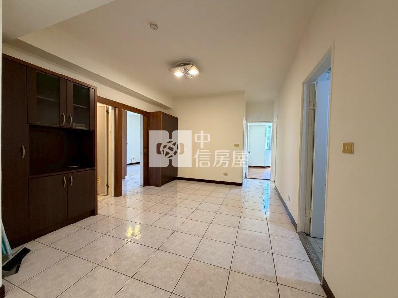 五期邊間景觀大四房房屋室內格局與周邊環境