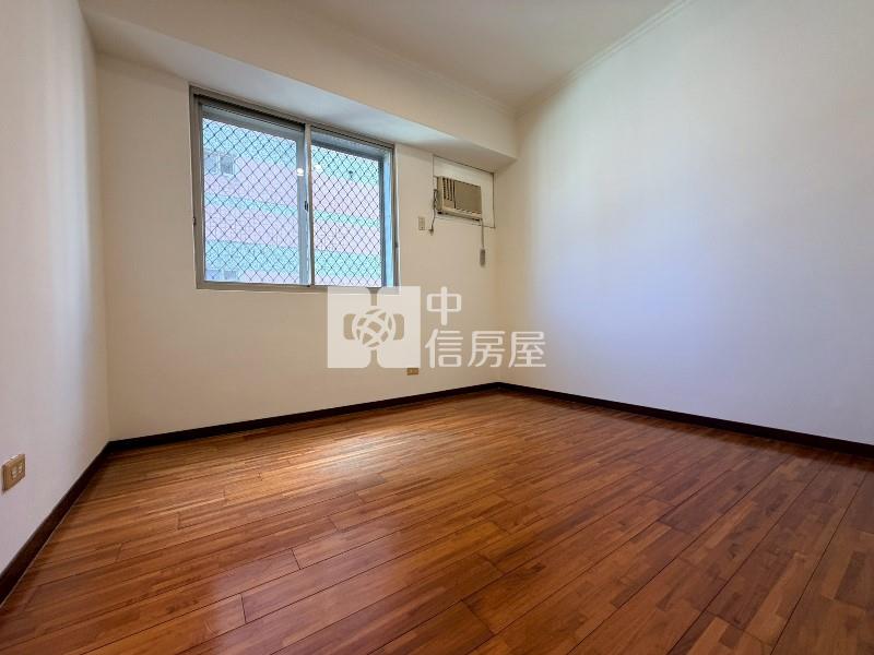 五期邊間景觀大四房房屋室內格局與周邊環境