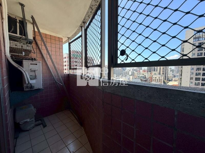 五期邊間景觀大四房房屋室內格局與周邊環境