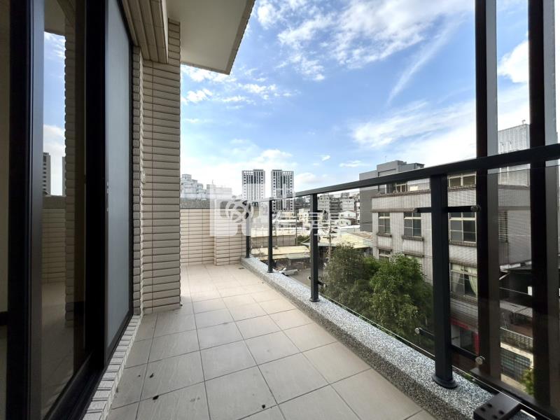 太平樹孝商圈|大地坪全新臨路電梯別墅A房屋室內格局與周邊環境