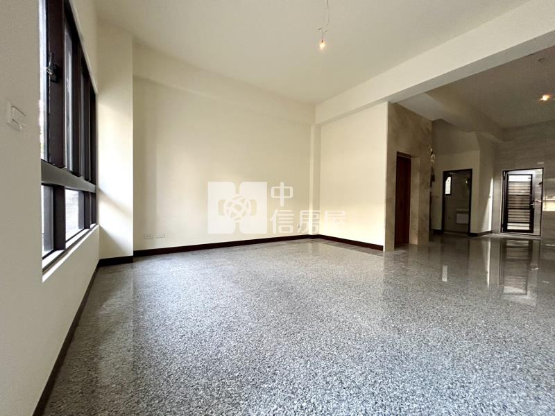 太平樹孝商圈|大地坪全新臨路電梯別墅A房屋室內格局與周邊環境