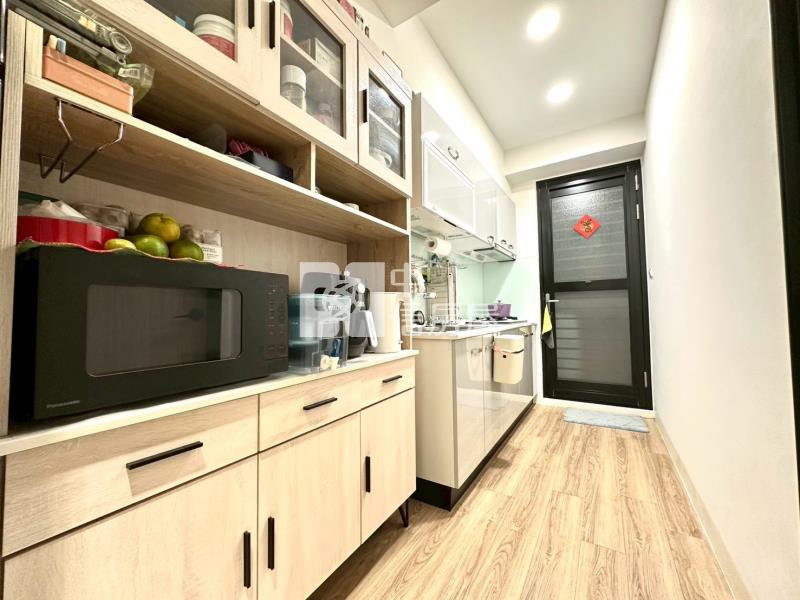 安平河岸精裝二房車位房屋室內格局與周邊環境