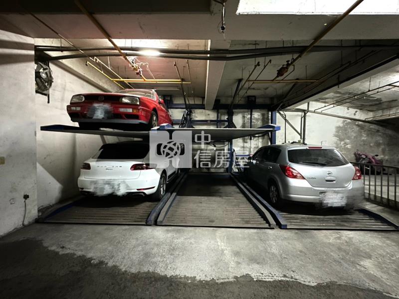 安平河岸精裝二房車位房屋室內格局與周邊環境