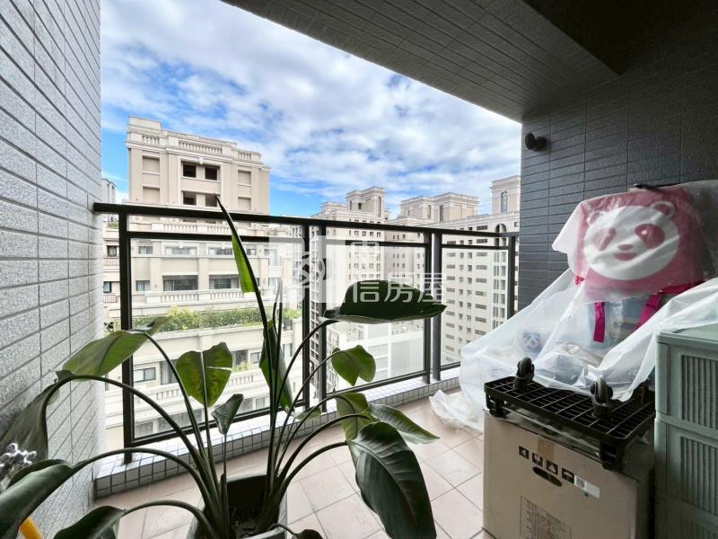 大城十月蜂收精裝三房車位房屋室內格局與周邊環境