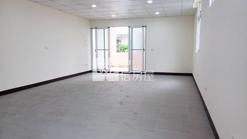 和善街邊間38坪鑫店住房屋室內格局與周邊環境