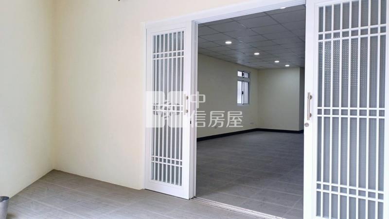 和善街邊間38坪鑫店住房屋室內格局與周邊環境