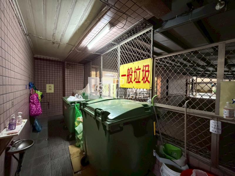 安平河岸美套房房屋室內格局與周邊環境