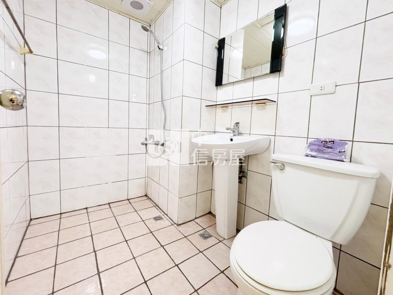 大雅新皇家美三房車位房屋室內格局與周邊環境