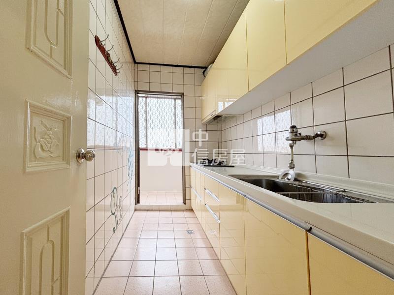 大雅新皇家美三房車位房屋室內格局與周邊環境