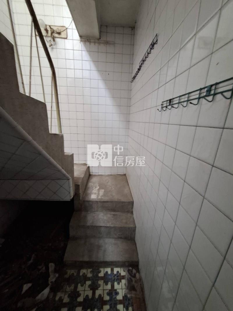 高雄三民待整修透天房屋室內格局與周邊環境