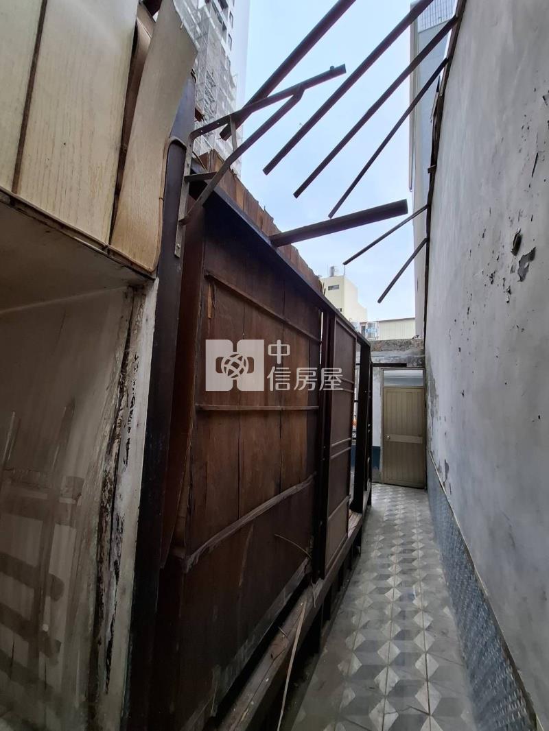 高雄三民待整修透天房屋室內格局與周邊環境