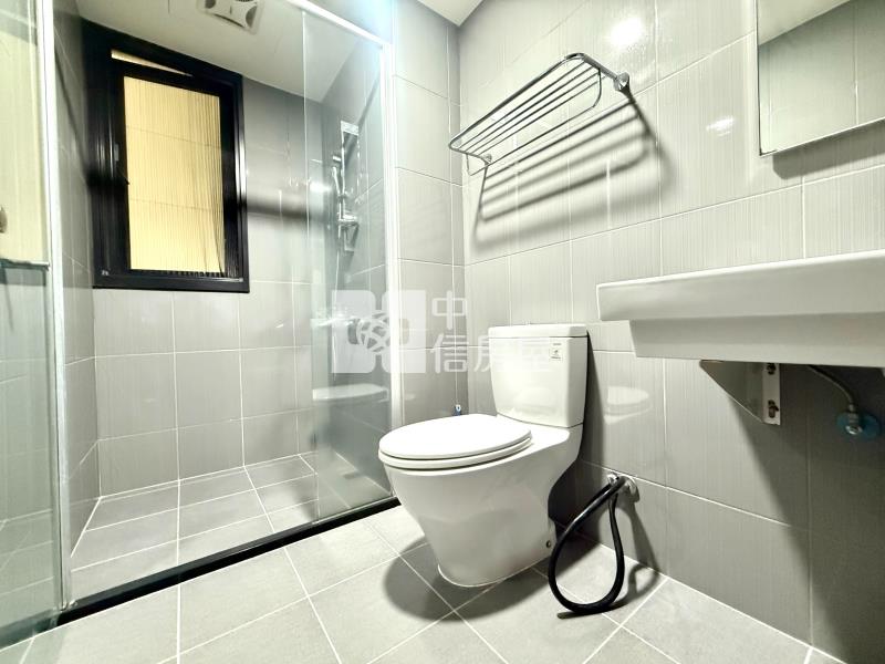 (鉅虹曙光之旅一期)新光特區朝南三房平車美屋房屋室內格局與周邊環境