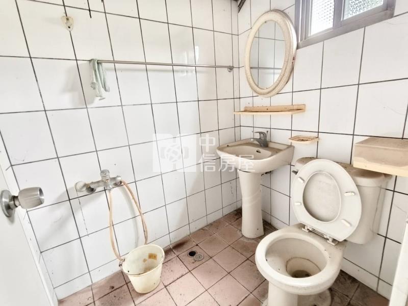 正玉屏路268萬透天房屋室內格局與周邊環境