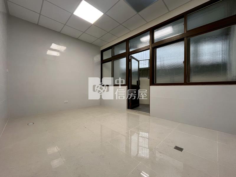 一手屋主重新整理東山商圈車庫美透天房屋室內格局與周邊環境