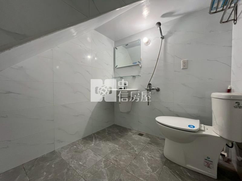 一手屋主重新整理東山商圈車庫美透天房屋室內格局與周邊環境