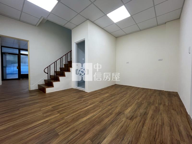 一手屋主重新整理東山商圈車庫美透天房屋室內格局與周邊環境