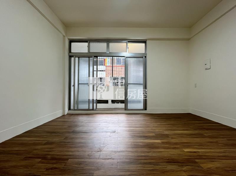 一手屋主重新整理東山商圈車庫美透天房屋室內格局與周邊環境