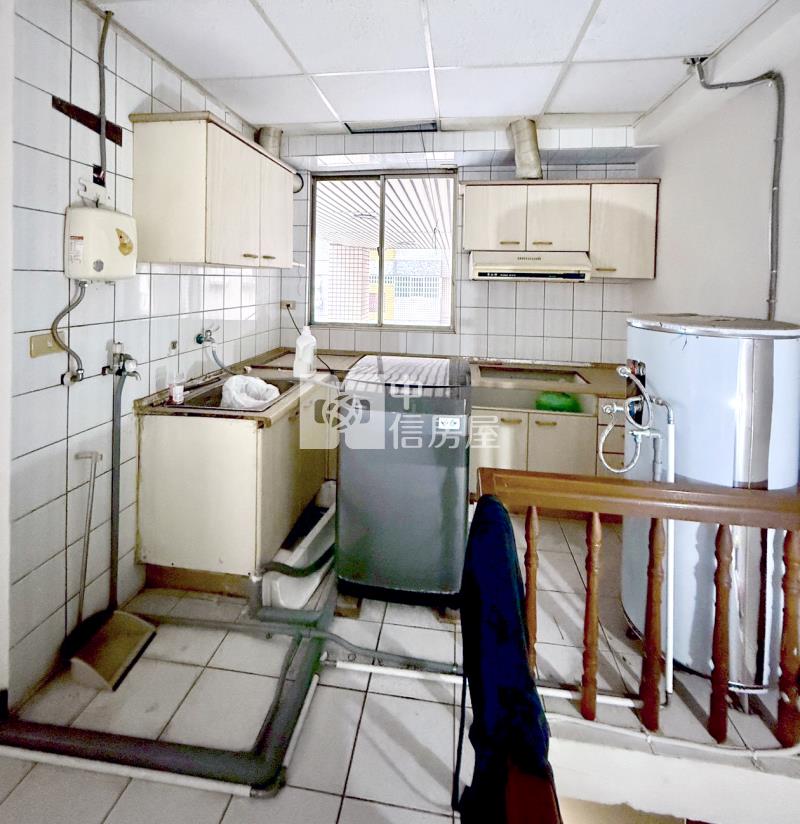 中科商圈熱鬧金店面房屋室內格局與周邊環境