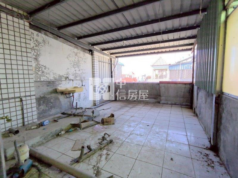 桃園中路旁地連天大別墅房屋室內格局與周邊環境