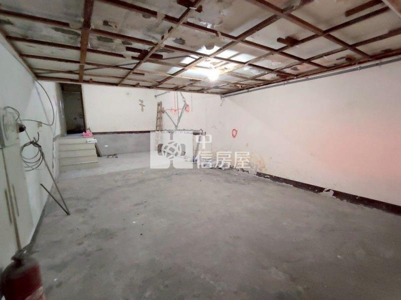 桃園中路旁地連天大別墅房屋室內格局與周邊環境