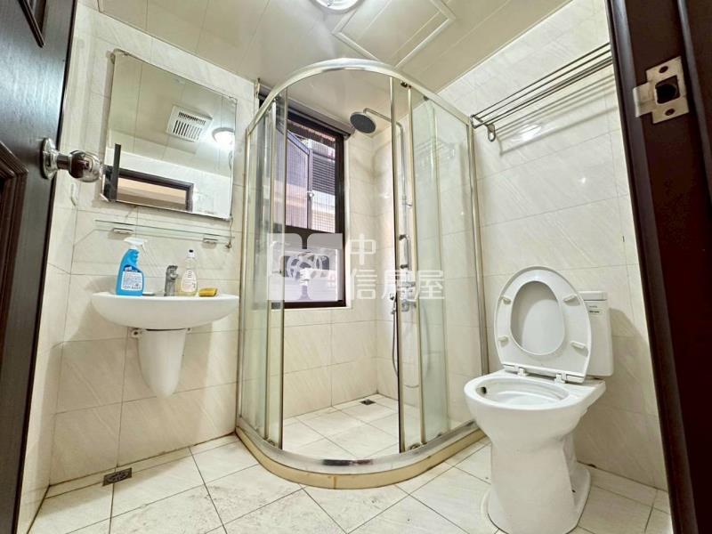 平鎮重劃區幸福公園3+1房車房屋室內格局與周邊環境