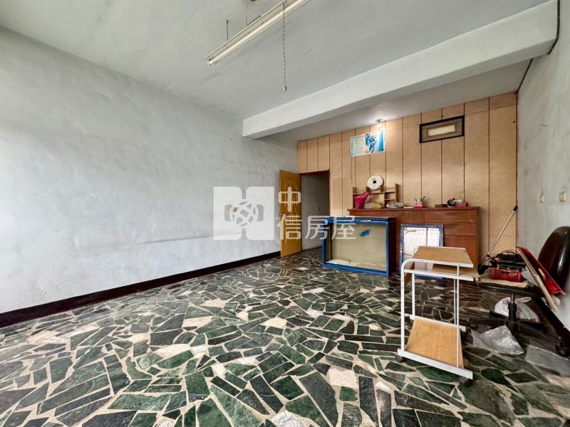 南投近僑建國小臨路透天房屋室內格局與周邊環境