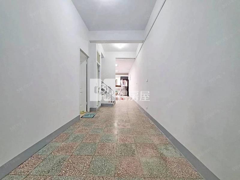 金陵路透天房屋室內格局與周邊環境