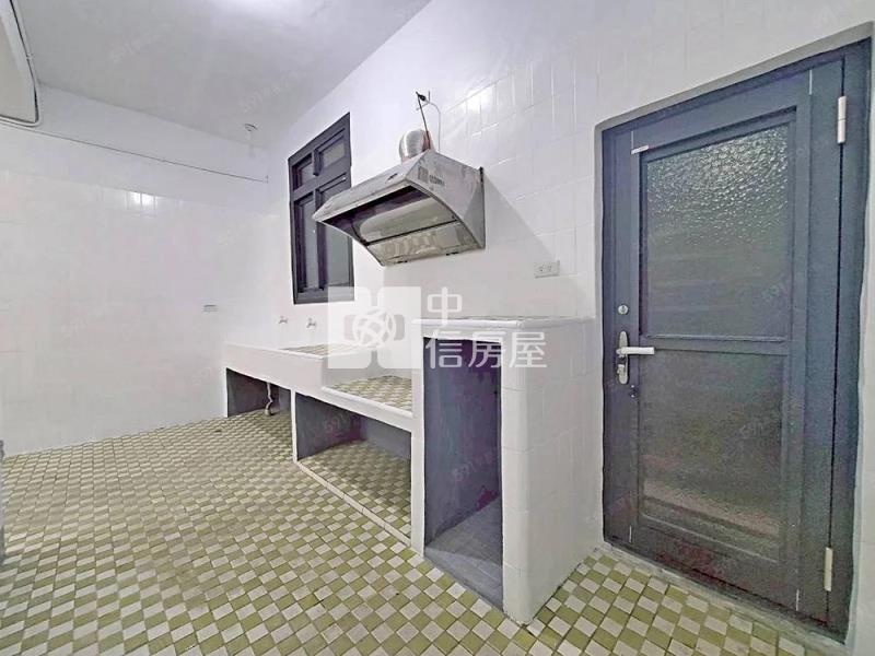 金陵路透天房屋室內格局與周邊環境