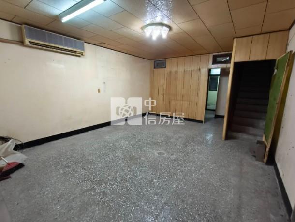 龍岡大地坪透天房屋室內格局與周邊環境