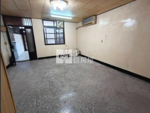 龍岡大地坪透天房屋室內格局與周邊環境