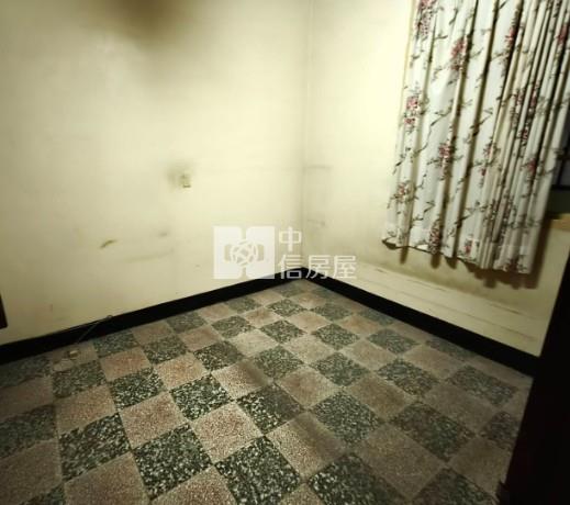 龍岡大地坪透天房屋室內格局與周邊環境