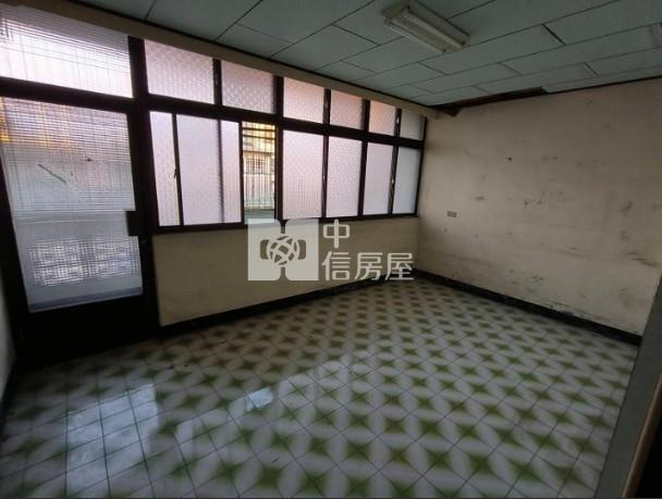 龍岡大地坪透天房屋室內格局與周邊環境