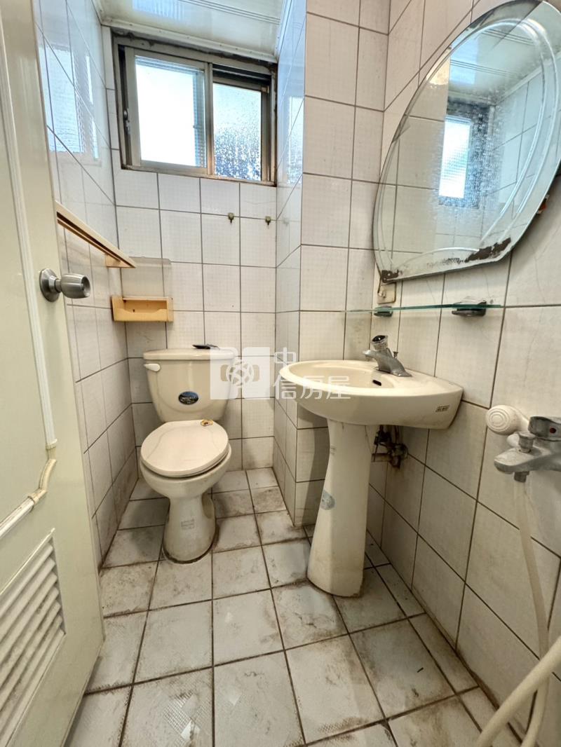 漢口商圈次頂樓電梯三房房屋室內格局與周邊環境