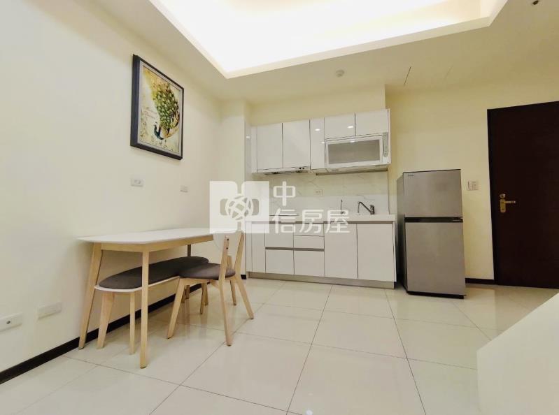 微笑世紀雲品邊間裝潢戶房屋室內格局與周邊環境