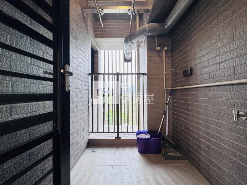 中洲向山氣派3房平車大樓房屋室內格局與周邊環境