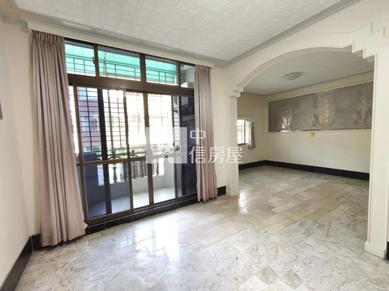 斗六警民街大地坪美別墅房屋室內格局與周邊環境