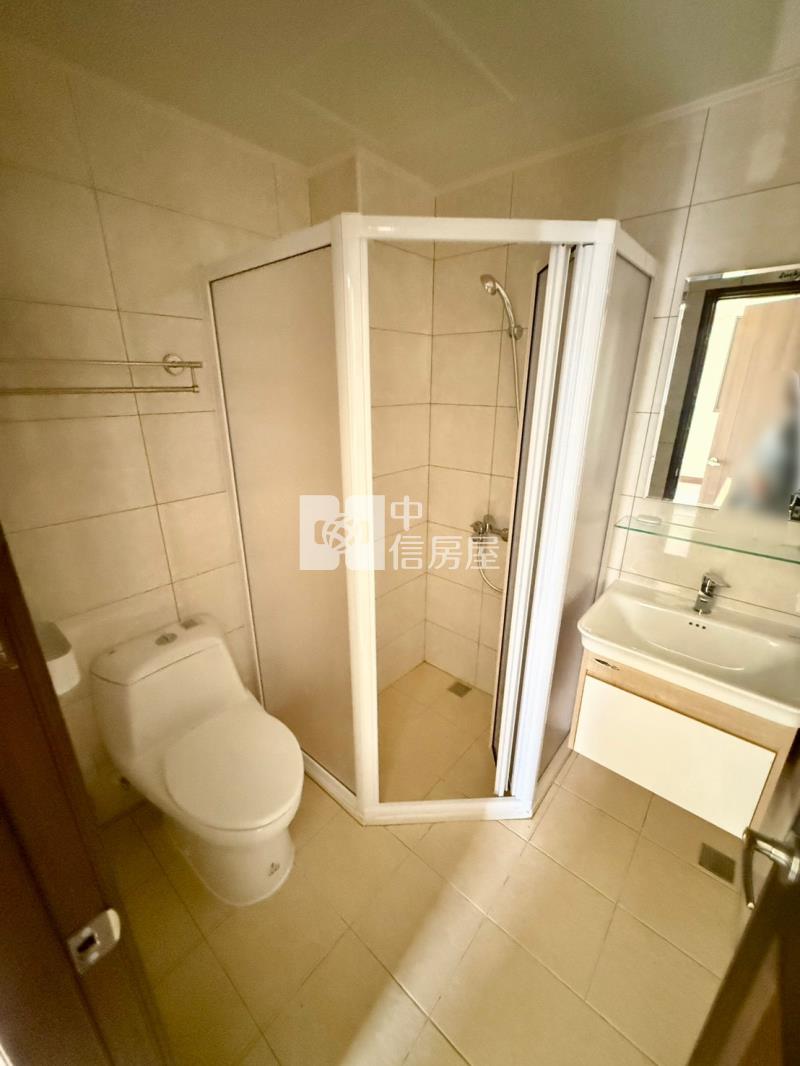 新平國小全新5房車庫電梯別墅房屋室內格局與周邊環境