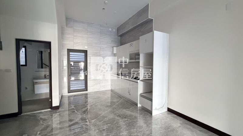 新平國小全新5房車庫電梯別墅房屋室內格局與周邊環境