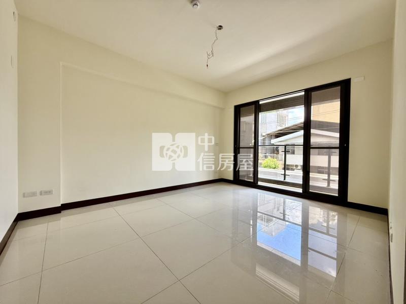 新平國小全新5房車庫電梯別墅房屋室內格局與周邊環境