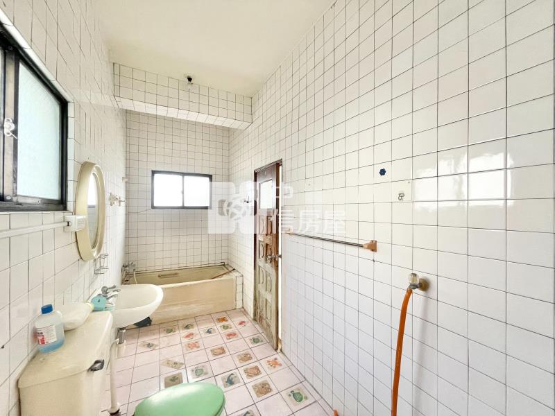 國強街大地坪獨棟透天房屋室內格局與周邊環境